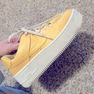 Nike chunky gym shoes